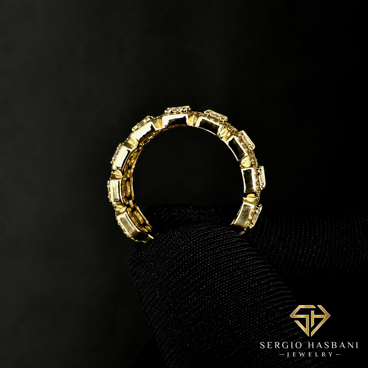10K ETERNAL Diamond Ring