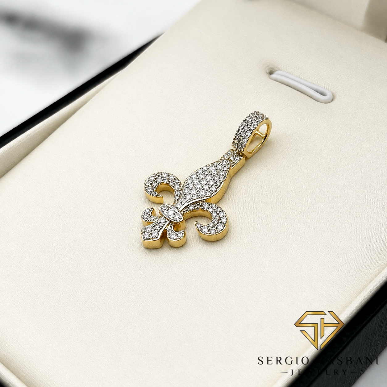 10K FLEUR DE LYS Diamond Pendant