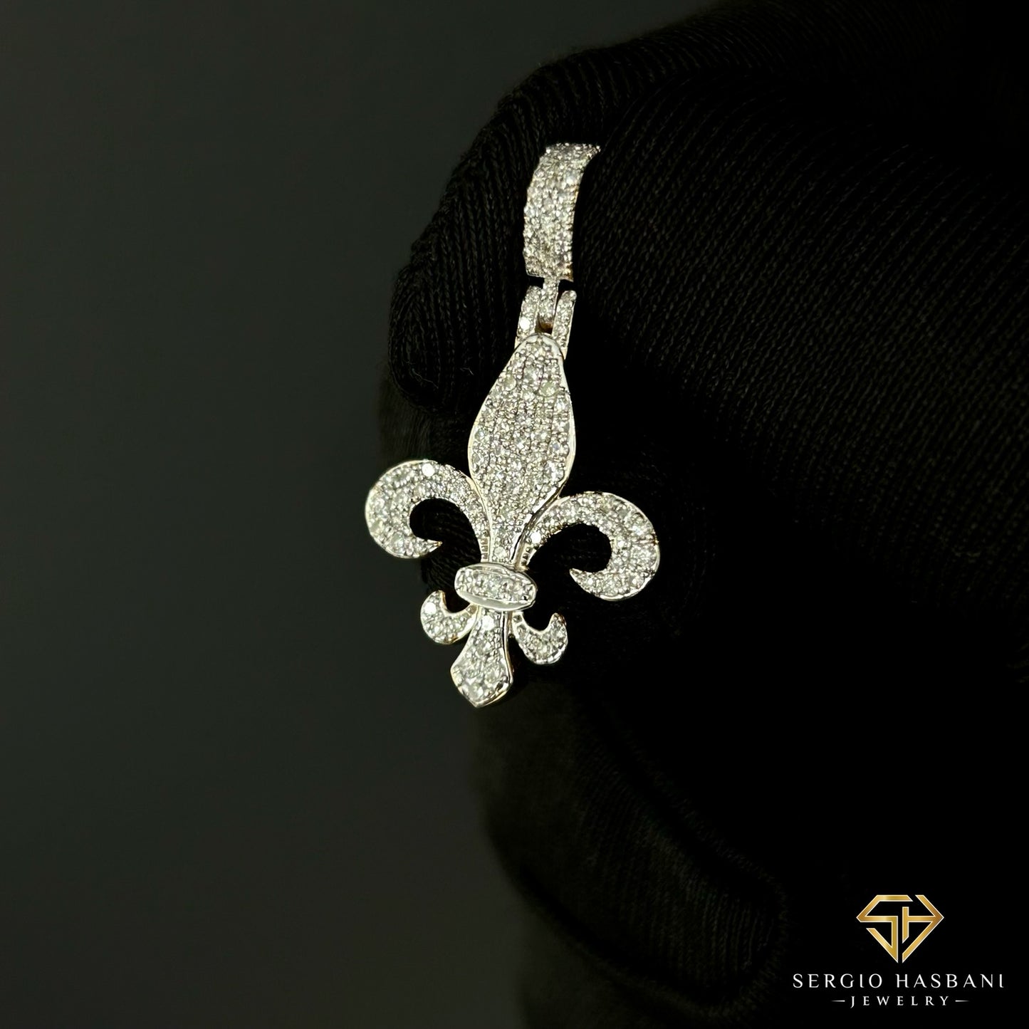 10K FLEUR DE LYS Diamond Pendant