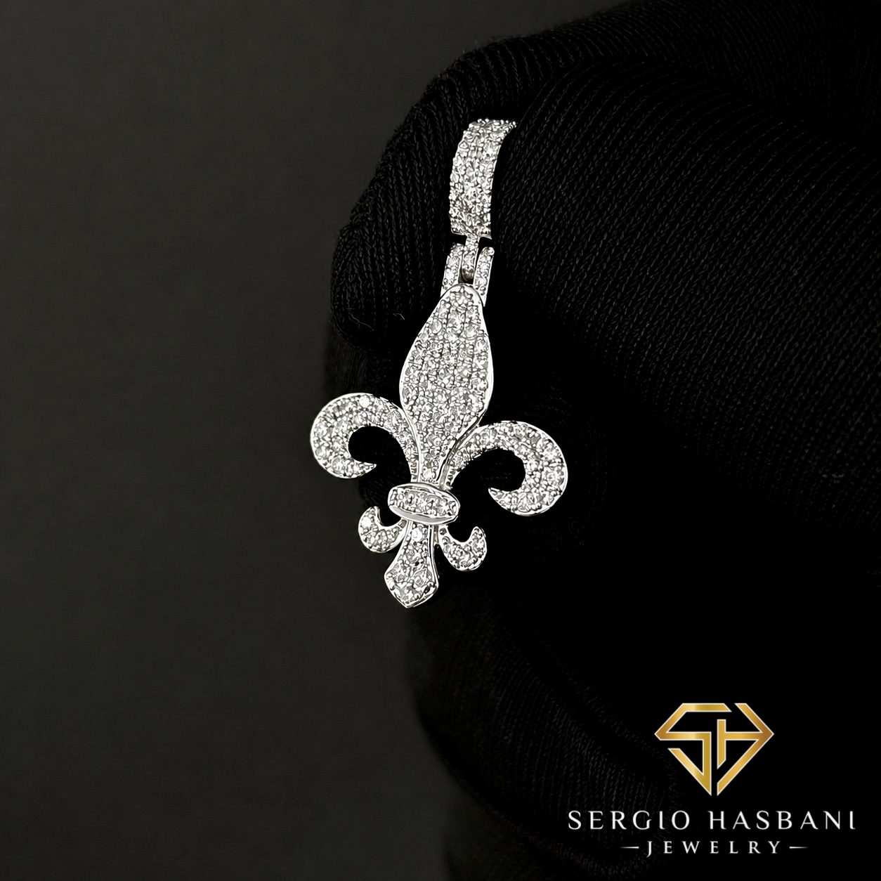 10K FLEUR DE LYS Diamond Pendant