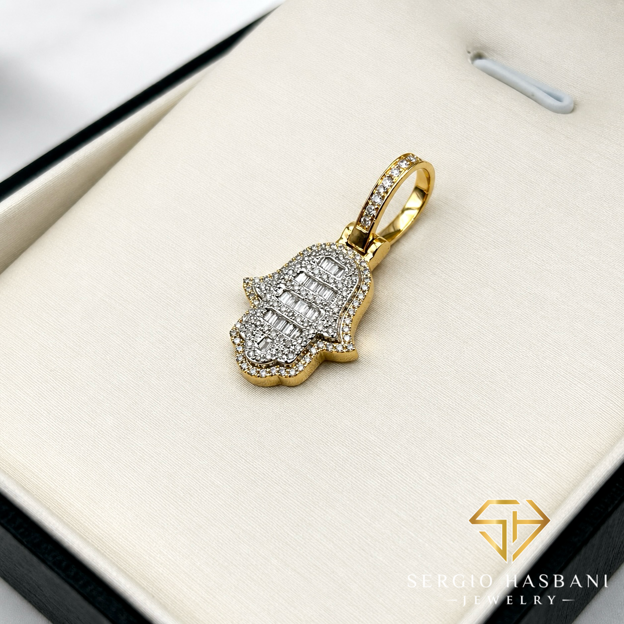 10K KHAMSA2 Diamond Pendant