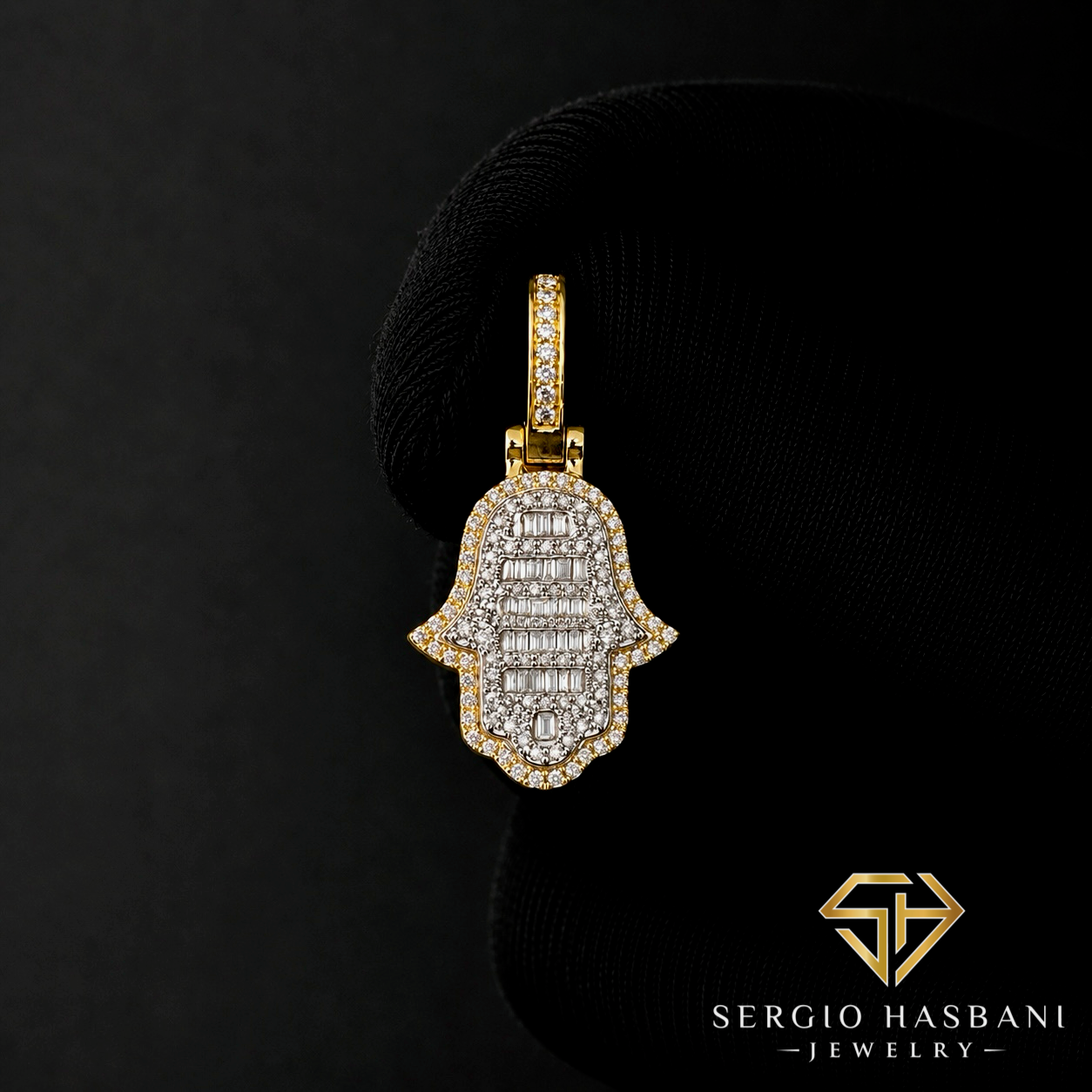 10K KHAMSA2 Diamond Pendant
