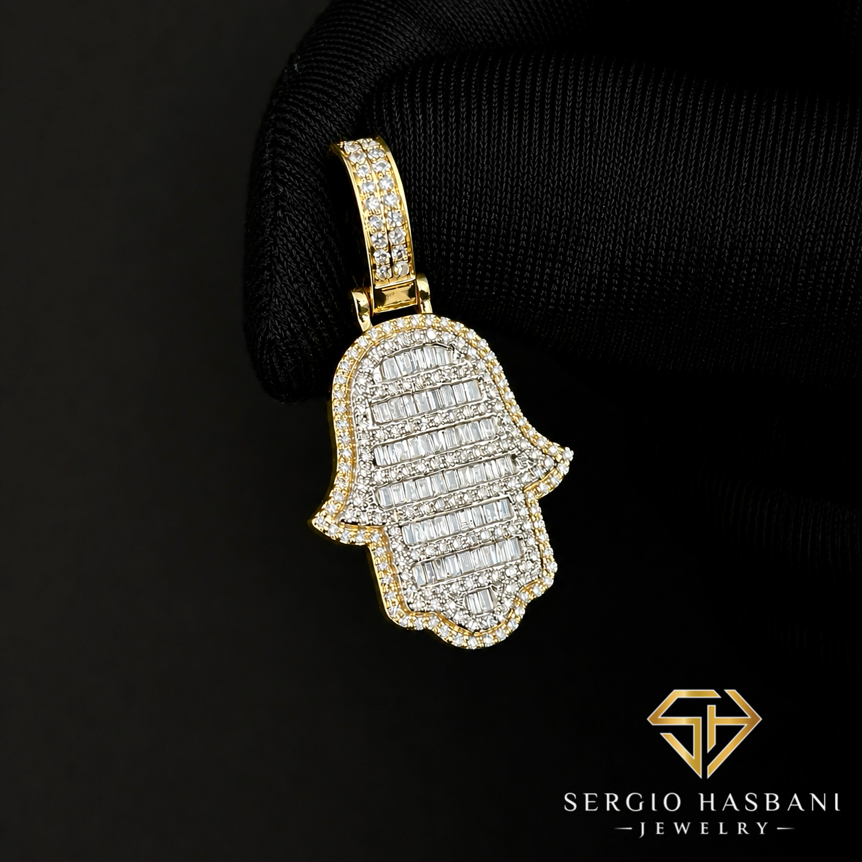 10K KHAMSA3 Diamond Pendant