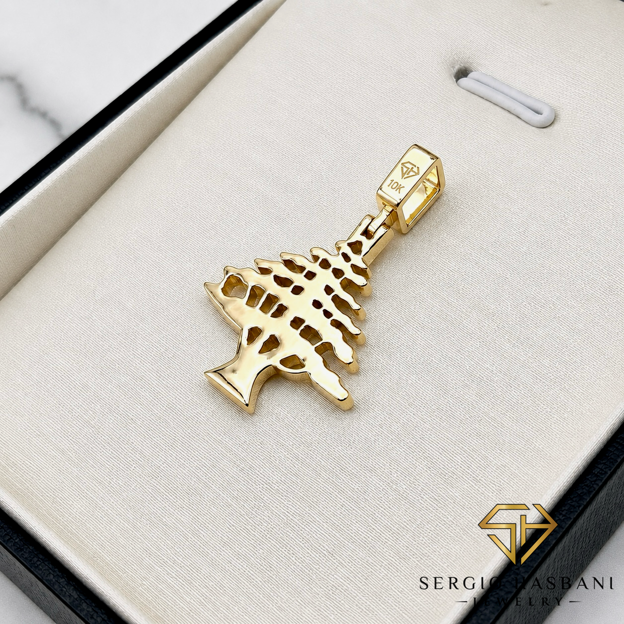 10K LEBANESE CEDAR Pendant