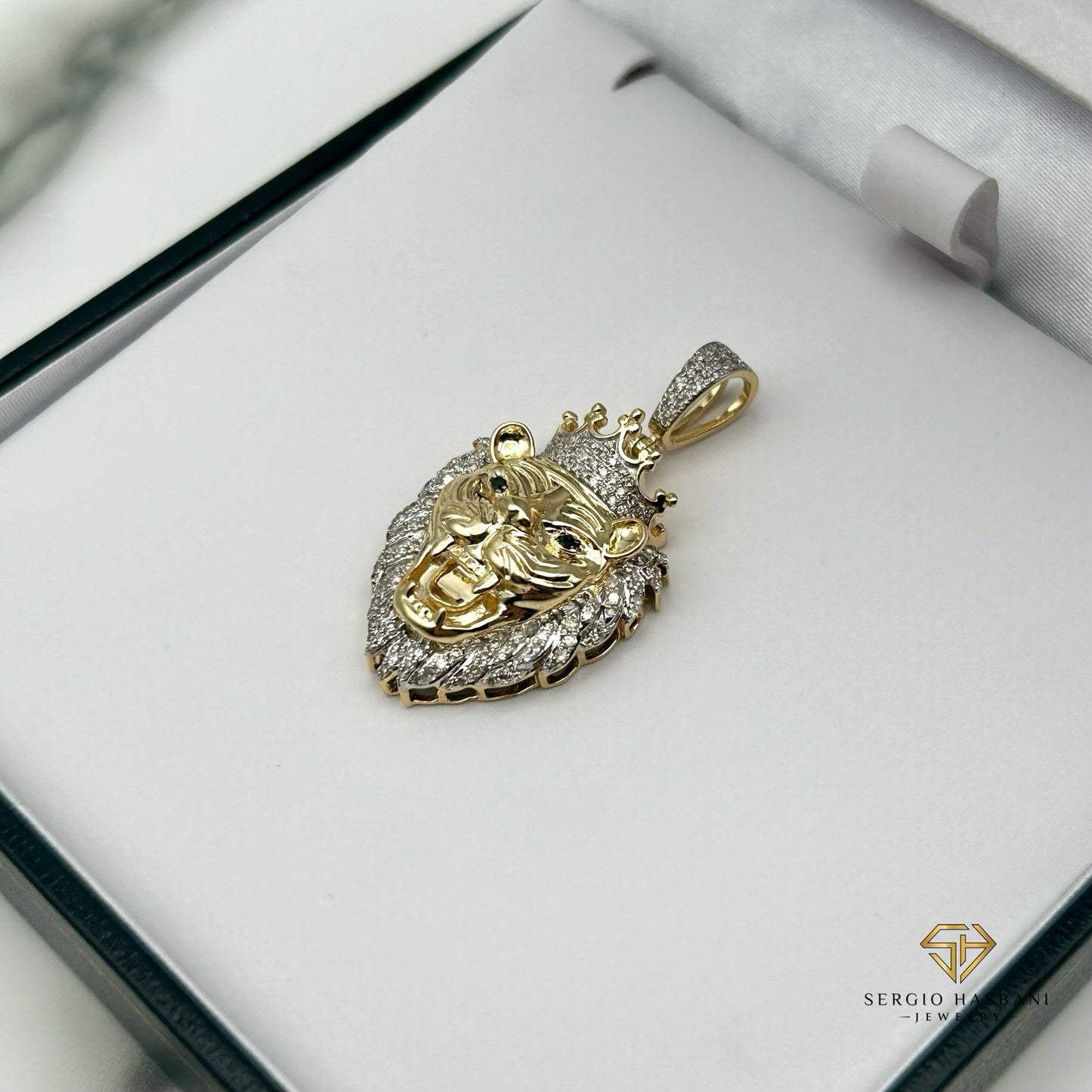 10K LEO Diamond Pendant