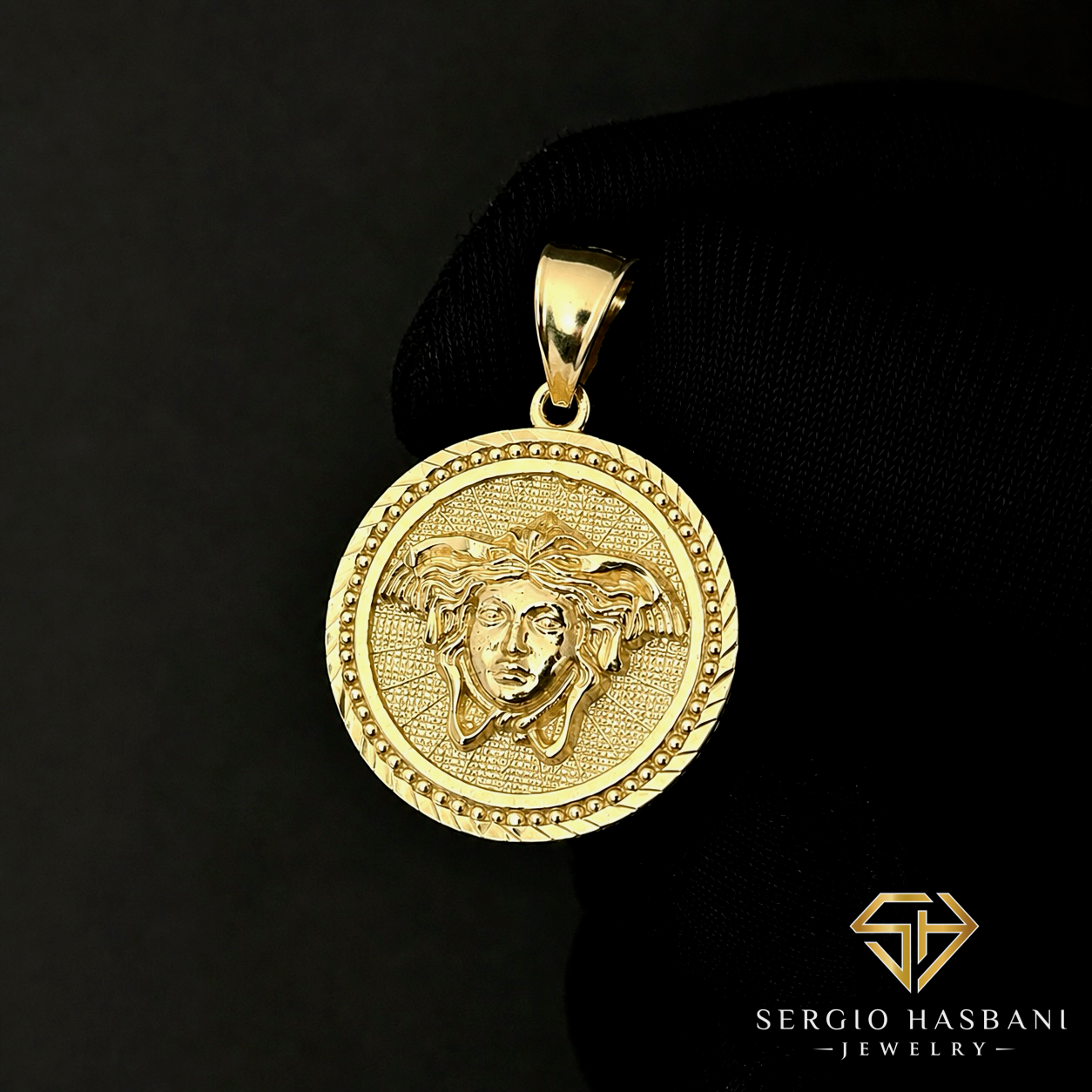 10K MEDARO Medusa Head Pendant