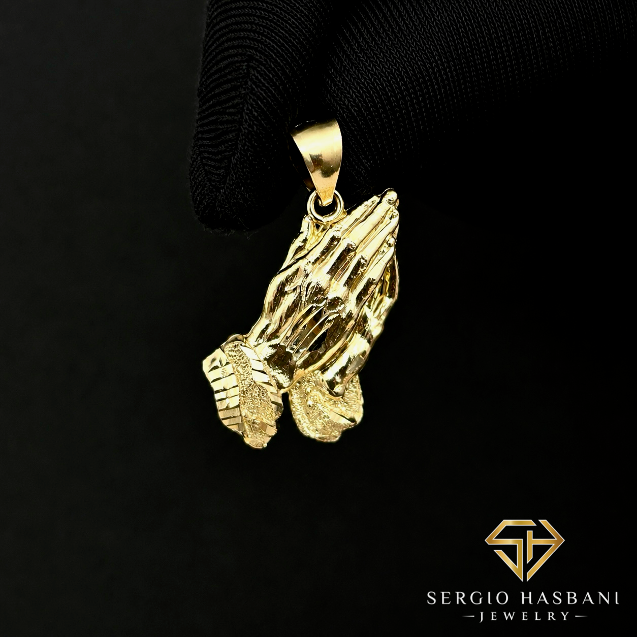10K PRAYING HANDS Pendant