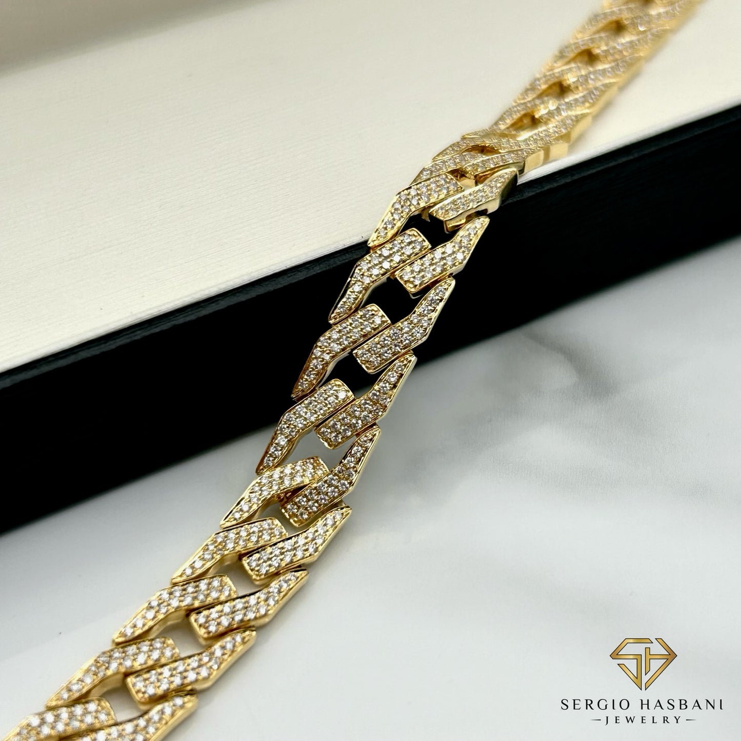 10K RAZR VVS Lab Diamond Bracelet