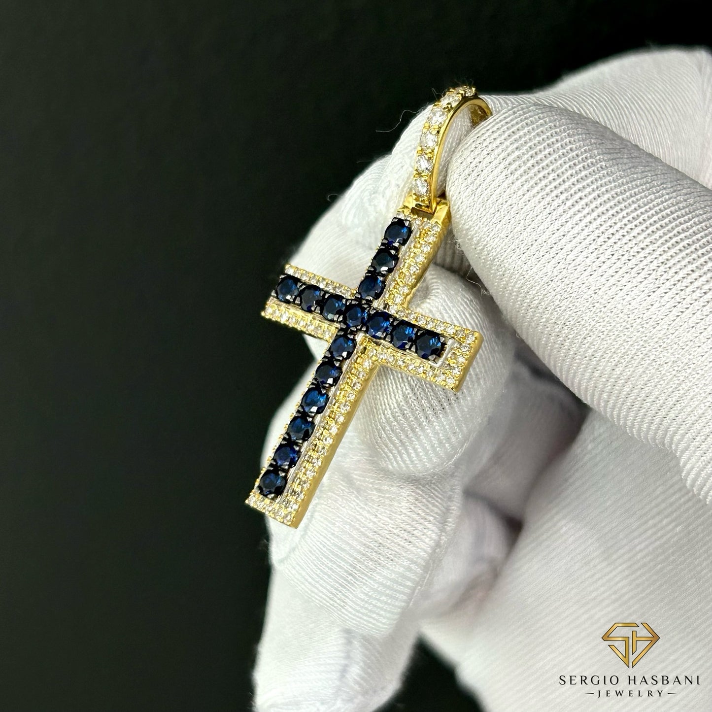 10K SAPHIRO Diamond Cross Pendant