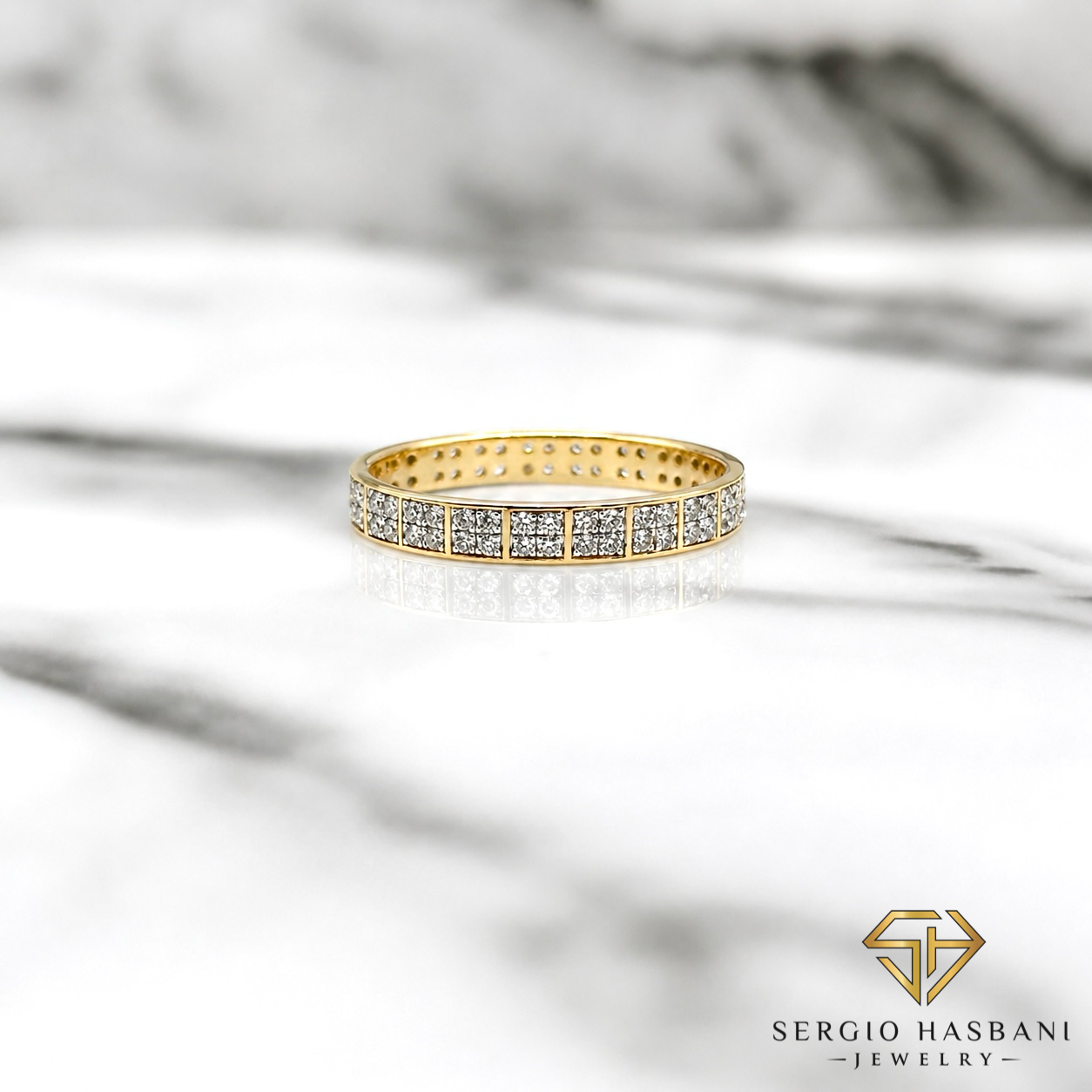 10K SLEEK Diamond Ring