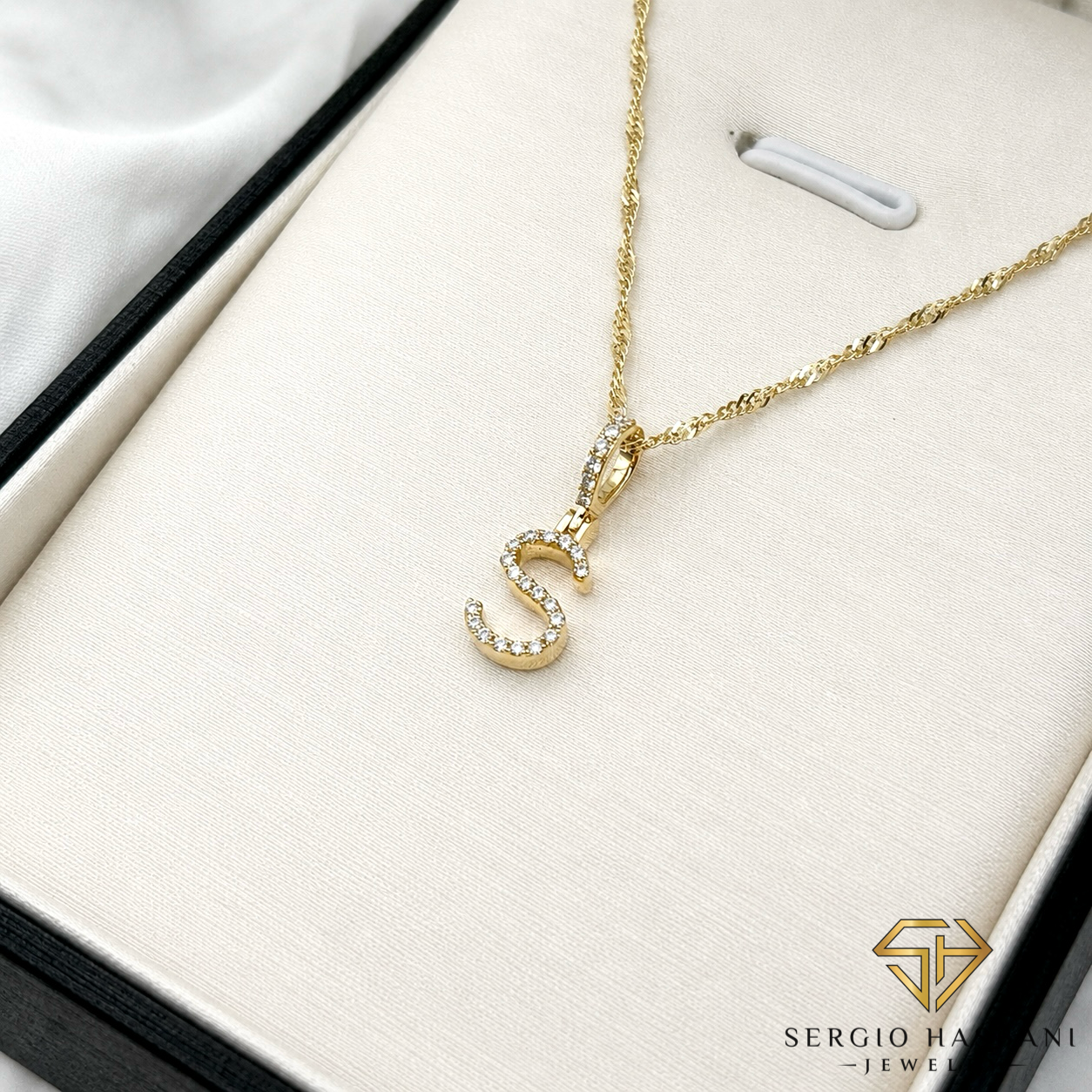 10K VVS Lab Diamond ''S'' Letter Pendant