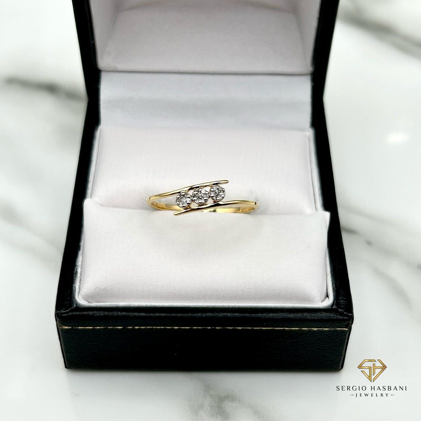 10K TRILI Diamond Ring