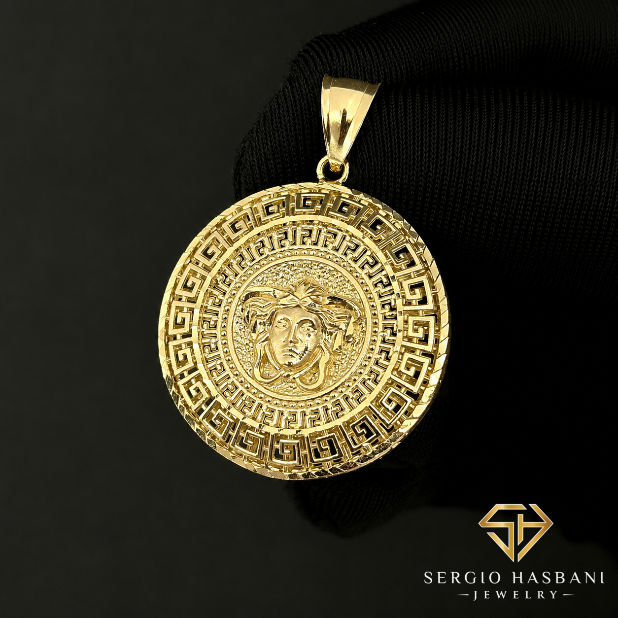 10K VESARI Medusa Head Pendant